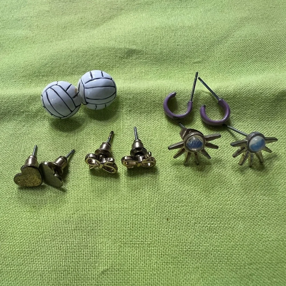 VTG Fun Earring Bundle (x5) - Volleyball, Hearts, Bows & More